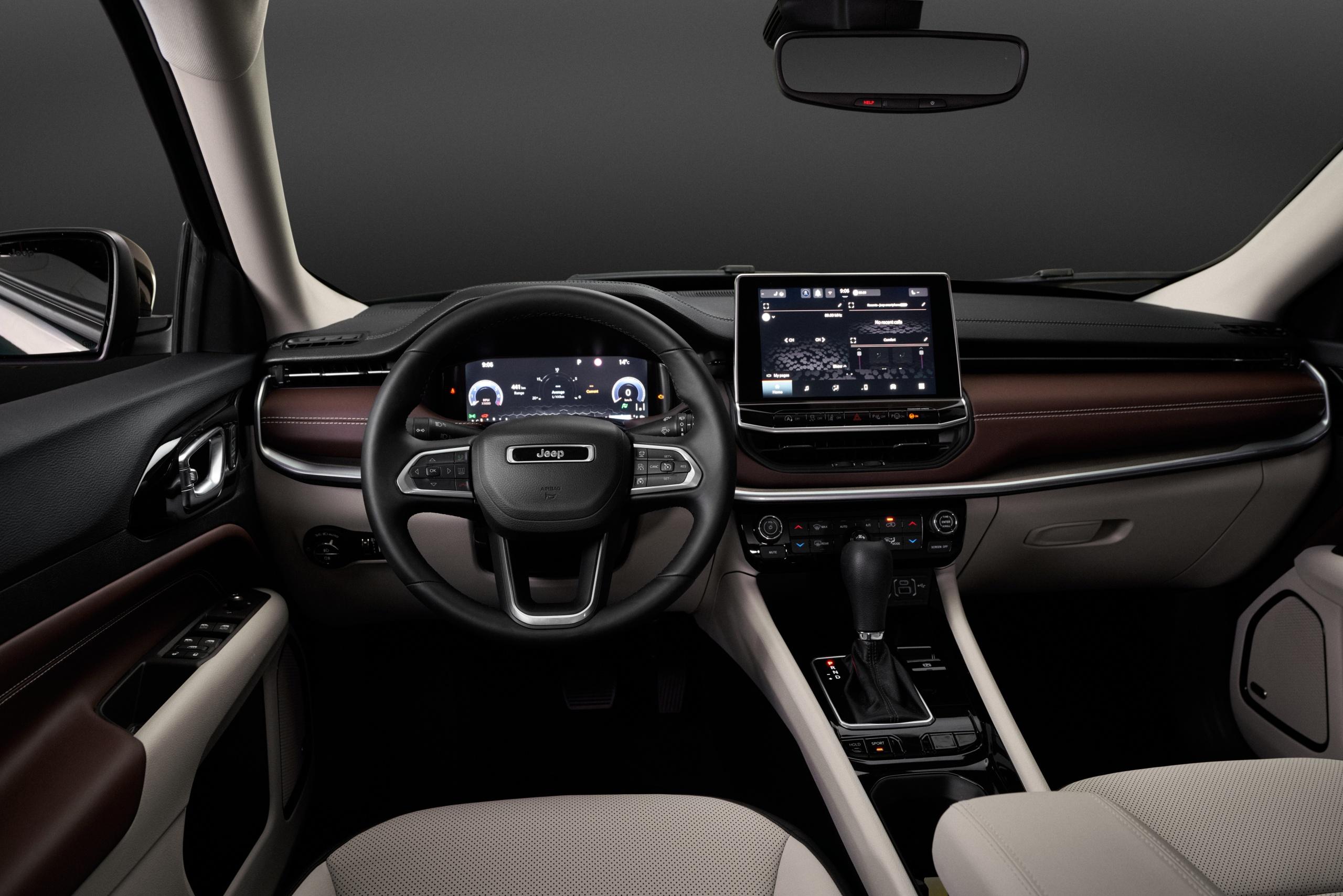 Premium-Attitüde: Das aufgewertete Interieur mit Fahrerdisplay und großem Touchscreen. Premium-Attitüde: Das aufgewertete Interieur mit Fahrerdisplay und großem Touchscreen.