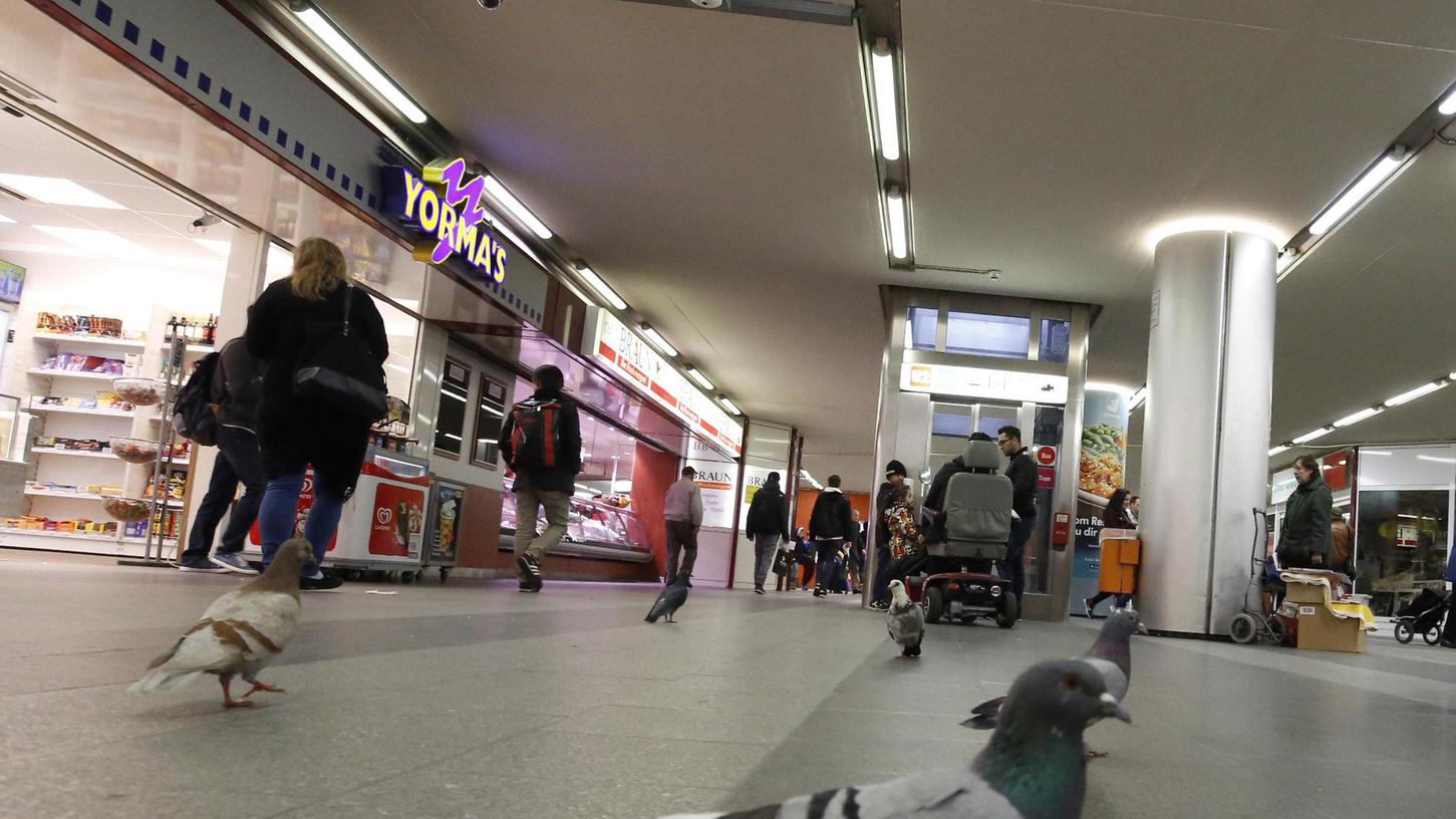 Die Königstorpassage und der Hauptbahnhf sind Brennpunkte der Kriminalität in Nürnberg. Das seit 2018 rund um die Uhr geltende Alkoholverbot zeigt aber Wirkung. Die Königstorpassage und der Hauptbahnhf sind Brennpunkte der Kriminalität in Nürnberg. Das seit 2018 rund um die Uhr geltende Alkoholverbot zeigt aber Wirkung.