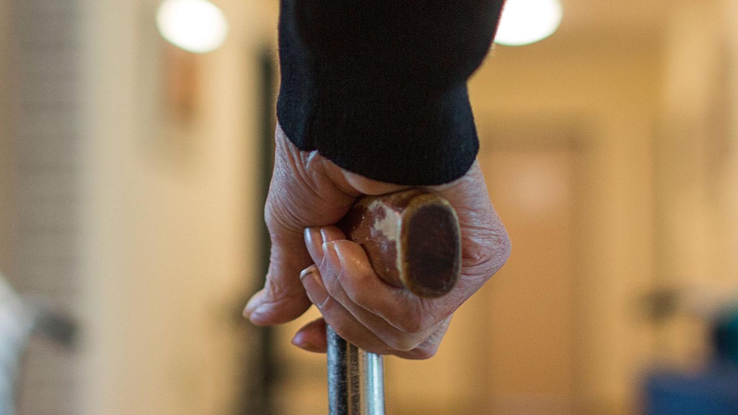 Genesene Personen und Geimpfte werden in Altenheimen von der Testnachweispflicht befreit.
Genesene Personen und Geimpfte werden in Altenheimen von der Testnachweispflicht befreit.