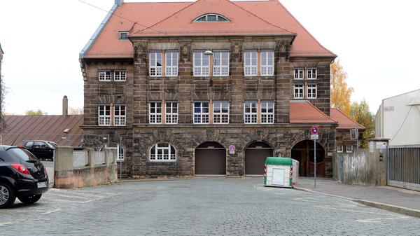 Der Helmplatz mit dem ehemaligen Eichamt.