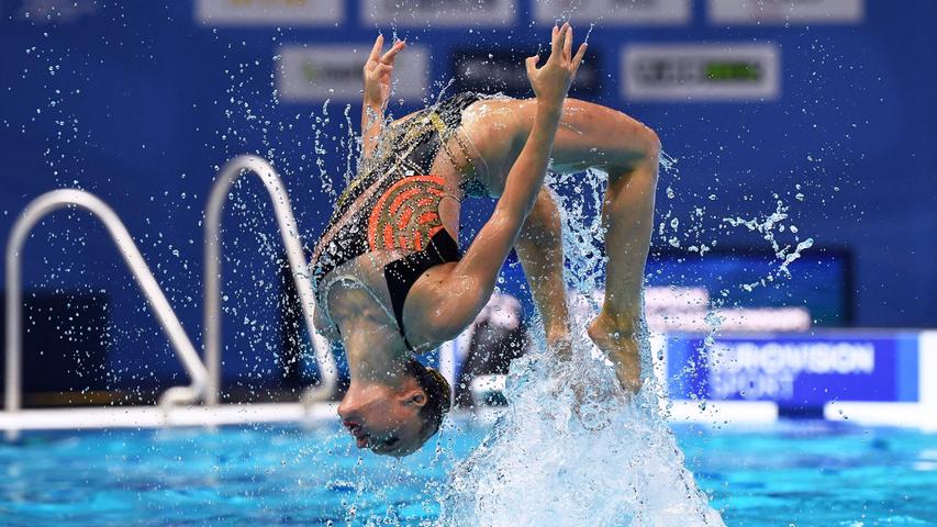 Tollen Sport und spektakuläre Bilder gab es bei der Europameisterschaft im Synchronschwimmen. Den Titel sicherte sich die Ukraine vor Spanien und dem Team aus Israel (Bild).