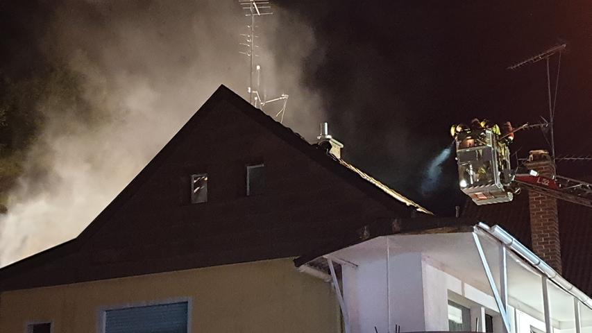 Lebensretter Rauchmelder: Rother Wohnhaus stand in Flammen