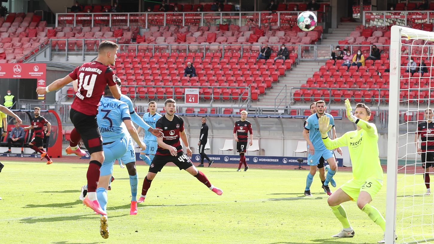 16.05.2021 --- Fussball --- Saison 2020 2021 --- 2. Fussball - Bundesliga --- 33. Spieltag: 1. FC Nürnberg FCN ( Club ) - VfL Bochum --- Foto: Sportfoto Zink/DaMa --- DFL regulations prohibit any use of photographs as image sequences and/or quasi-video - only for editorial use ---
Tom Krauß Krauss (14, 1. FC Nürnberg / FCN ) mit Kopfball gg Patrick Drewes (25, VfL Bochum ) 16.05.2021 --- Fussball --- Saison 2020 2021 --- 2. Fussball - Bundesliga --- 33. Spieltag: 1. FC Nürnberg FCN ( Club ) - VfL Bochum --- Foto: Sportfoto Zink/DaMa --- DFL regulations prohibit any use of photographs as image sequences and/or quasi-video - only for editorial use ---
Tom Krauß Krauss (14, 1. FC Nürnberg / FCN ) mit Kopfball gg Patrick Drewes (25, VfL Bochum )