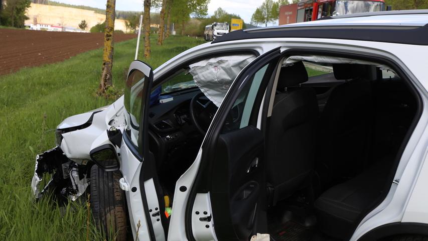 Fehler beim Abbiegen: Zwei Schwerverletzte bei Unfall im Landkreis Neumarkt