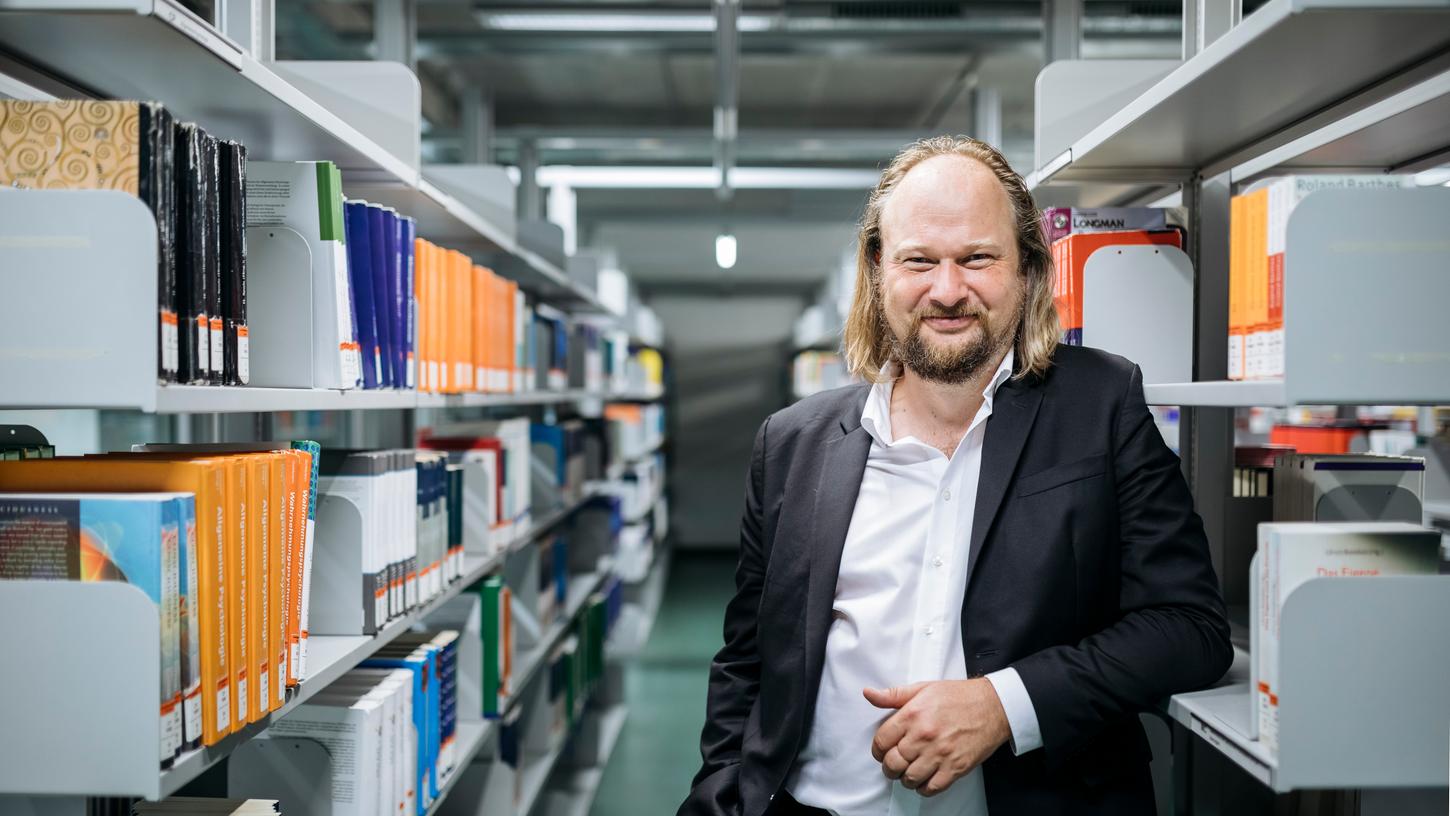 Prof. Dr. Uffa Jensen, stellvertretender Leiter des Instituts für Antisemitismusforschung an der Technischen Universität Berlin.
Prof. Dr. Uffa Jensen, stellvertretender Leiter des Instituts für Antisemitismusforschung an der Technischen Universität Berlin.