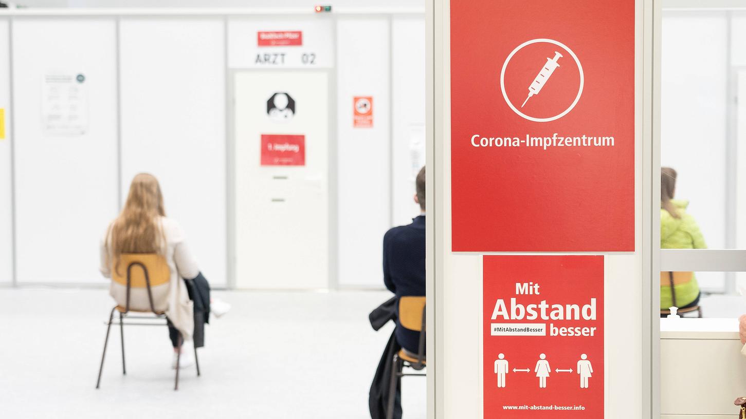 Zehntausende Impfungen wurden in Bayerns Impfzentren bereits verabreicht. 