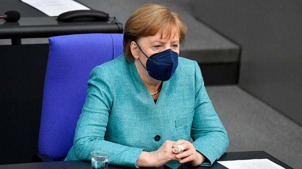 Angela Merkel in der 229. Sitzung des Deutschen Bundestages im Reichstagsgebäude. Berlin, 19.05.2021 *** Angela Merkel