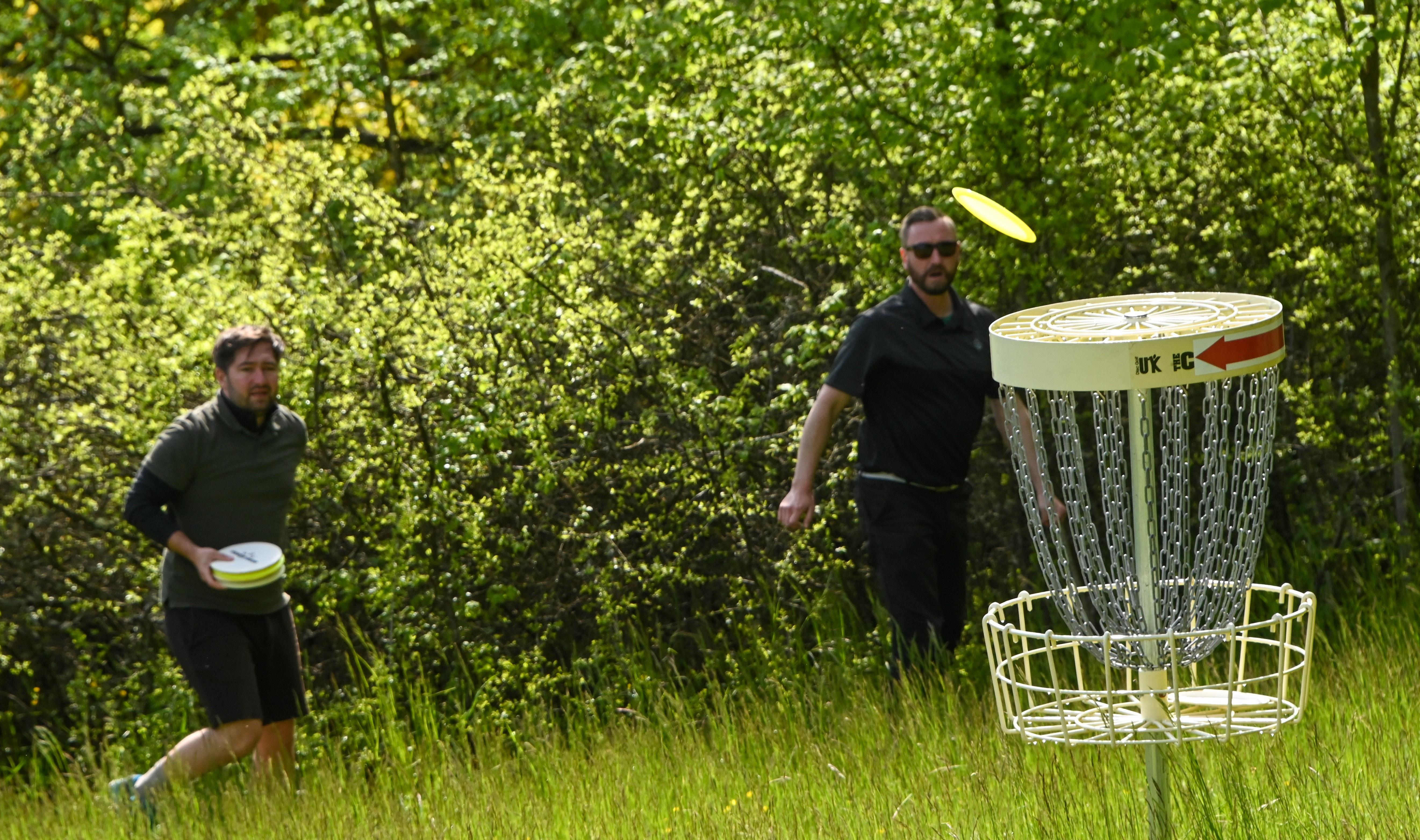 Besonders schwierig: Wenn man den Zielkorb aus erhöhter oder niedriger Position anvisieren muss.