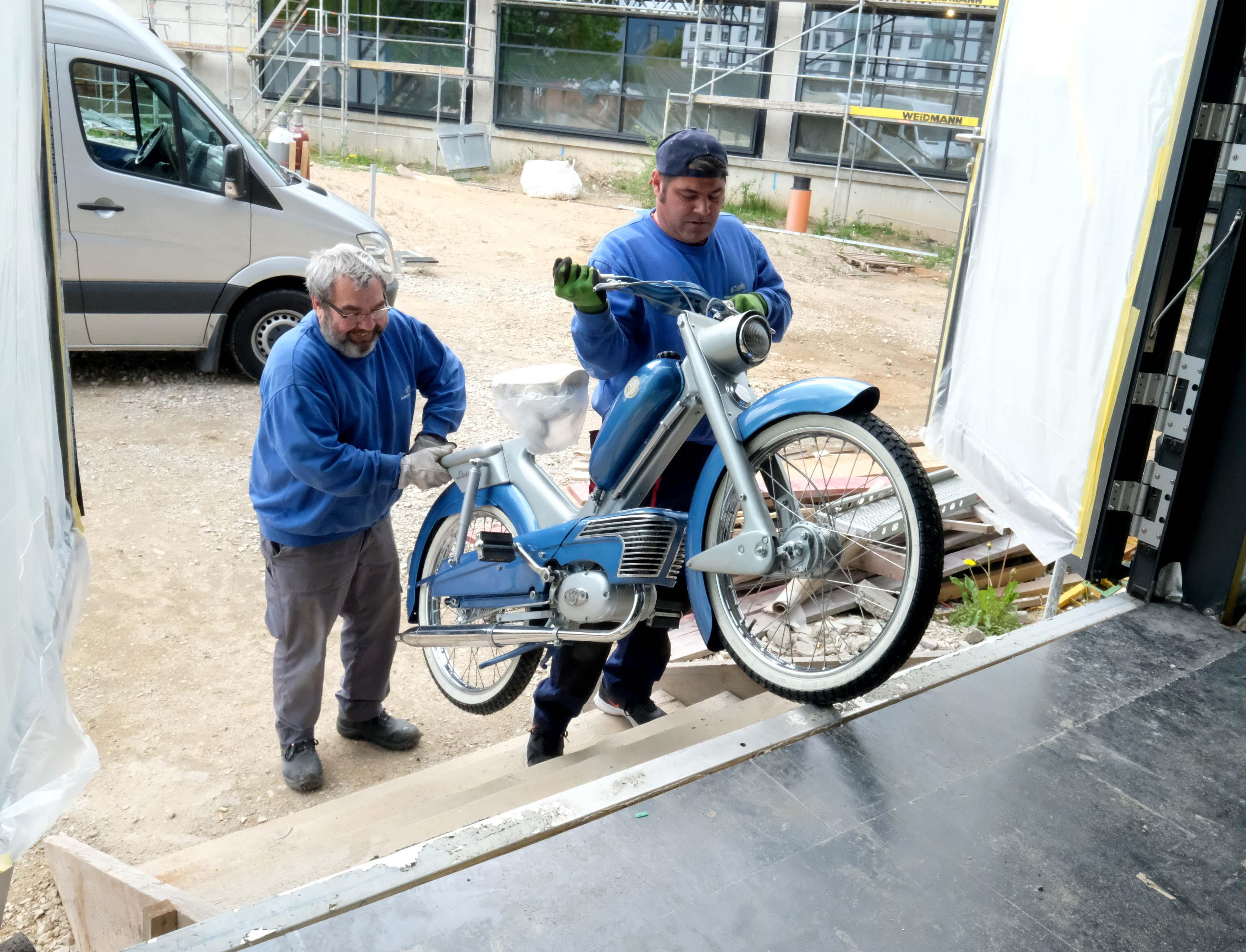 Derzeit wird das Museum in Fischbach bestückt. Aus dem Außenlager kommen Autos und Zweiräder ins Haus.