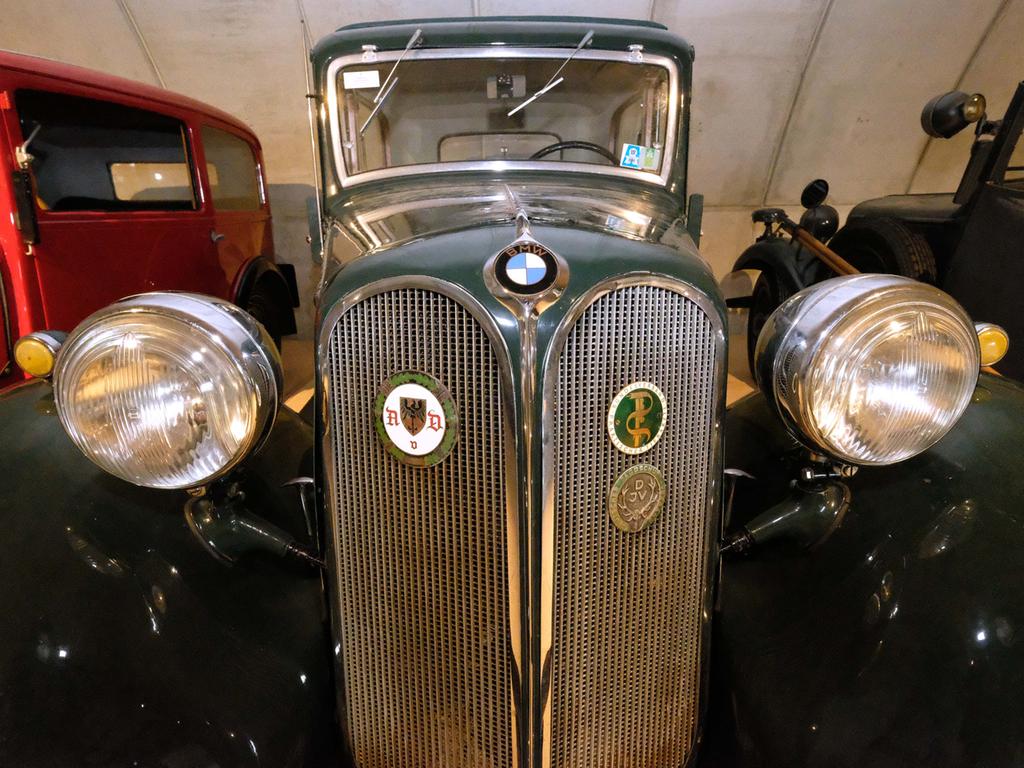 BMW-Museum in Fischbach: Wo Oldtimer in neuem Glanz erstrahlen - Kultur ...