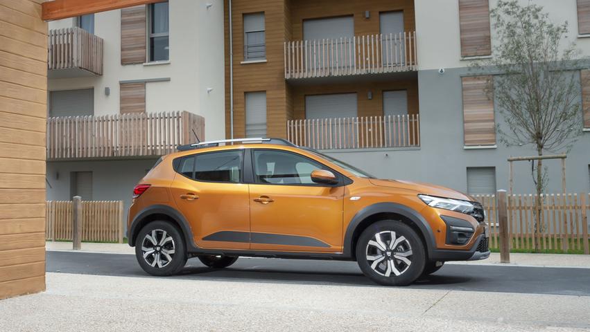 Keine Rechtfertigungsnöte: Den Dacia Sandero Stepway stellt man sich gern vors Haus. Keine Rechtfertigungsnöte: Den Dacia Sandero Stepway stellt man sich gern vors Haus.