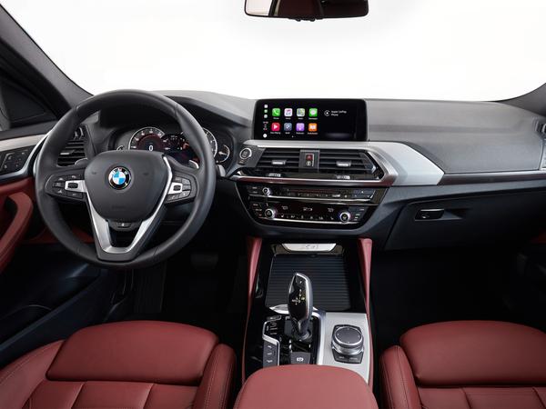 Kommandostand im X4: Mit BMW-typischem Dreh-Drück-Regler Kommandostand im X4: Mit BMW-typischem Dreh-Drück-Regler