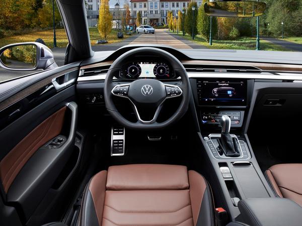 Arteon-Cockpit: Bei der Bedienbarkeit ist Luft nach oben. Arteon-Cockpit: Bei der Bedienbarkeit ist Luft nach oben.
