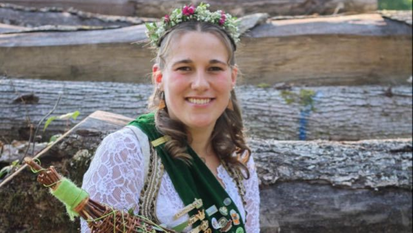 Als Holzfee repräsentiert sie hauptsächlich den Scheinfelder Holztag, der jedes Jahr am 3. Sonntag im Oktober stattfindet. Dieser ist mittlerweile die größte öffentliche Ausstellung rund um das Thema Holz in Süddeutschland. Das restliche Jahr ist ihre Hoheit auf regionalen Terminen anwesend, vor allem bei Festen in Scheinfeld, aber auch im Rest von Bayern, wenn andere Hoheiten zu Krönungen oder Abdankungen einladen.