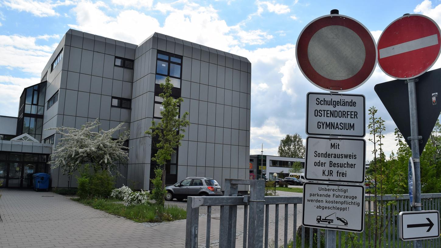 Der B-Bau des Ostendorfer Gymnasiums, an den vier Klassenzimmer angedockt werden sollen.