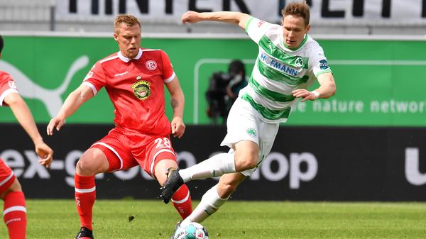 In seinem letzten Spiel für das Kleeblatt vor seinem Abschied zu Union Berlin mit einer sehr soliden Vorstellung. Half die Defensive in Unterzahl zusammenzuhalten.
