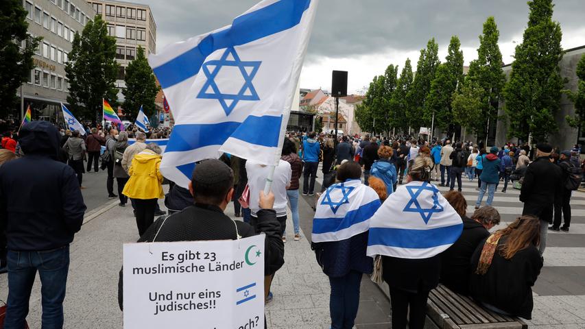 Nürnberg zeigt Flagge: Demo gegen Judenhass auf dem Kornmarkt
