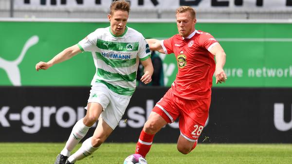 In seinem letzten Spiel für das Kleeblatt vor seinem Abschied zu Union Berlin mit einer sehr soliden Vorstellung. Half die Defensive in Unterzahl zusammenzuhalten. User: 1,9 (91 Stimmen), kicker: 3