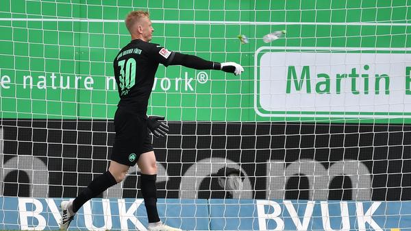 Konnte am 0:1 von Kristoffer Peterson nicht verhindern (26.), war am 1:2 von Shinta Appelkamp dran (56.), beging dabei aber keinen groben Patzer. Ansonsten war der Kleeblatt-Keeper der gewohnt lautstarke Dirigent seiner Abwehr und ein sicherer Rückhalt.