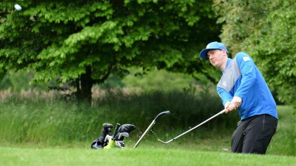 Marco Dietrich vom GC Herzogenaurach beim ersten Bundesliga-Spieltag beim GC St. Leon-Rot.