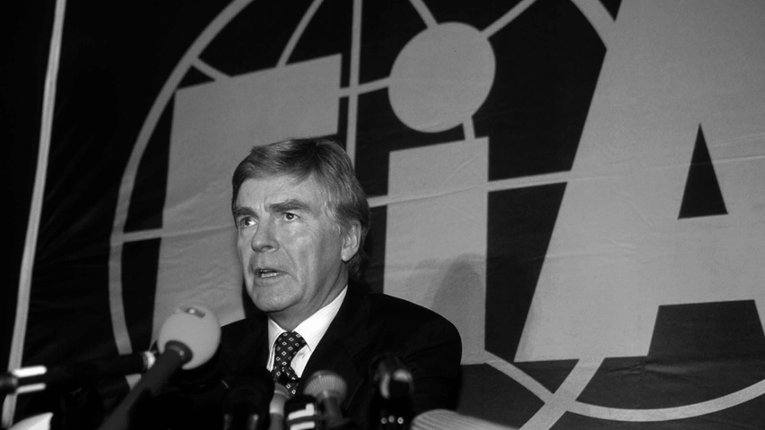 Der langjährige Automobil-Weltverbandschef Max Mosley, einer der Väter der modernen Formel 1, ist tot. Der Brite starb im Alter von 81 Jahren, wie mehrere britische Medien berichteten. Der langjährige Automobil-Weltverbandschef Max Mosley, einer der Väter der modernen Formel 1, ist tot. Der Brite starb im Alter von 81 Jahren, wie mehrere britische Medien berichteten.