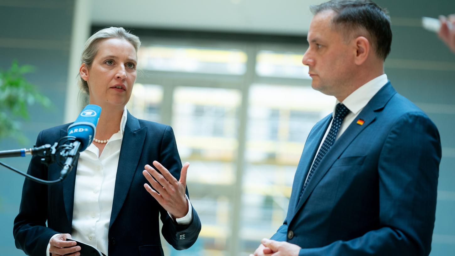 Alice Weidel, Fraktionsvorsitzende der AfD im Bundestag, und Tino Chrupalla, AfD-Bundesvorsitzender, sind das Spitzenkandidatenduo der AfD für die Bundestagswahl.