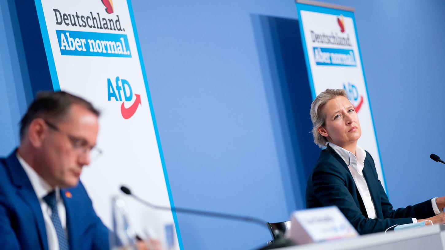 Tino Chrupalla und Alice Weidel (re.) sind das Spitzenduo der AfD für die anstehende Bundestagswahl.