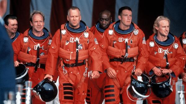 Wer auf Bruce Willis steht, kommt an diesem Action- und Katastrophen-Klassiker aus den späten Neunzigern nicht vorbei. In Armageddon muss Bohrmeister Bruce mal eben schnell die Welt retten. Der Film von Michael Bay ist ab 4. Juni bei Disney+ im Programm.