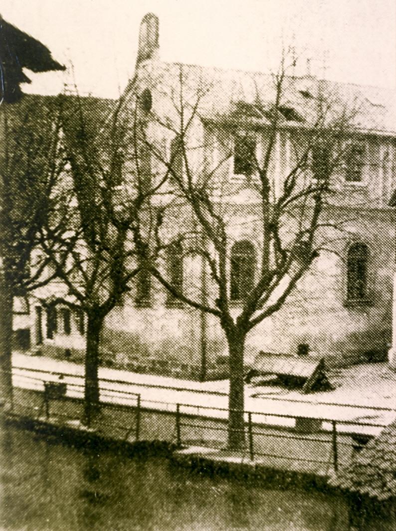 Hier ein Foto der ehemaligen Synagoge in der Wiesentstraße.