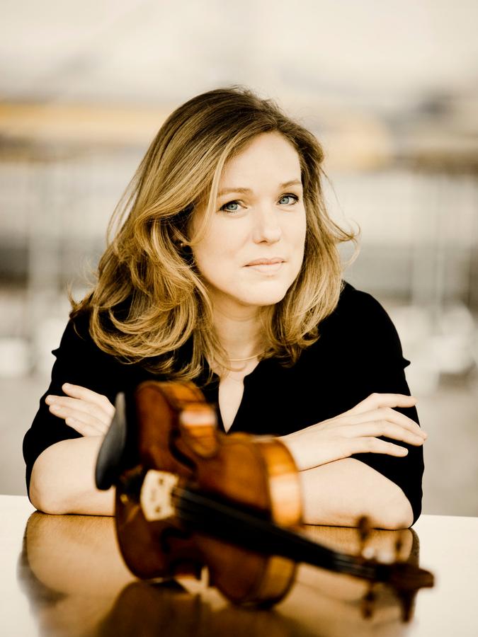 Spielt in Fredrik Högbergs Violinkonzert mit sich selbst im Duett: Isabelle van Keulen.
Spielt in Fredrik Högbergs Violinkonzert mit sich selbst im Duett: Isabelle van Keulen.