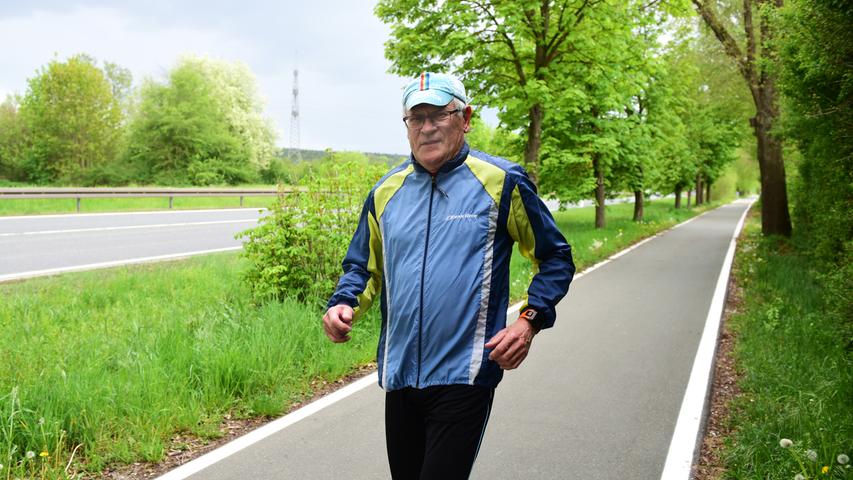Manfred Falk (Vors. SV Großhabersdorf) läuft die Route des Bibertlaufs und sucht Nachfolger für Organisation nach Corona