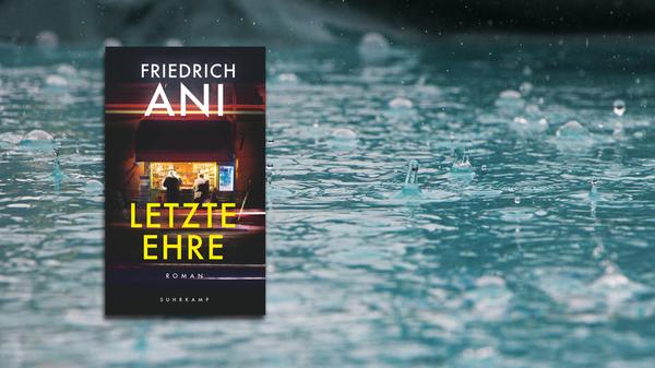 Stacheliger Nieselregen ist ein bezeichnendes Wort für die Gefühlswetterlagen im neuen Kriminalroman von Friedrich Ani: Das kalte Grauen illusionsloser Münchner Vorstadtexistenzen hat in "Letzte Ehre" präzise geschilderte Auftritte: Eine 17-Jährige ist verschwunden. Die Freundin der Komissarin Fariza Nasri liegt schwer misshandelt in der Wohnung. Wie schwarze Magneten ziehen Opfer und Täter einander unglücklich an in diesem Buch, das von Missbrauch erzählt. Einen starken, menschlichen Auftritt verschafft Ani seiner Komissarin Nasri selbst: 58 Jahre alt, nicht Mutter, nicht Gattin, nicht Geliebte, unter "der Bürde des Gewichts" leidend blickt sie jeden Morgen im Spiegel auf eine Frau, "der ich nicht traue". Aufwühlend macht Ani das Leben von nebenan zu Literatur, die den Namen verdient. (Suhrkamp, 22 Euro) Christian Mückl