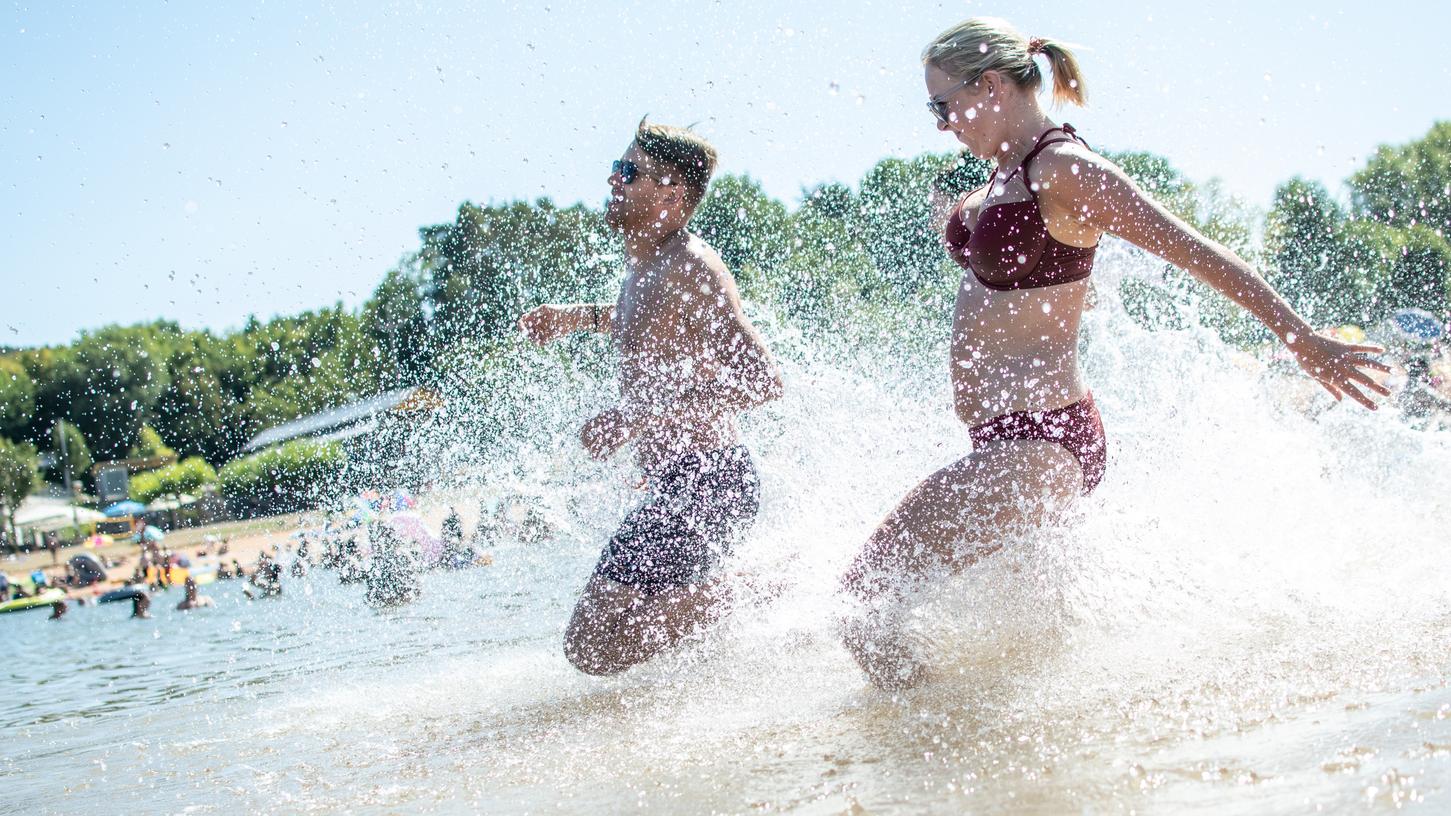 Wasserratten können unbesorgt die Badehose oder den Bikini einpacken. Das Wasserqualität in den allermeisten Badeseen in Bayern ist laut jüngsten Untersuchungen hervorragend. Wasserratten können unbesorgt die Badehose oder den Bikini einpacken. Das Wasserqualität in den allermeisten Badeseen in Bayern ist laut jüngsten Untersuchungen hervorragend.
