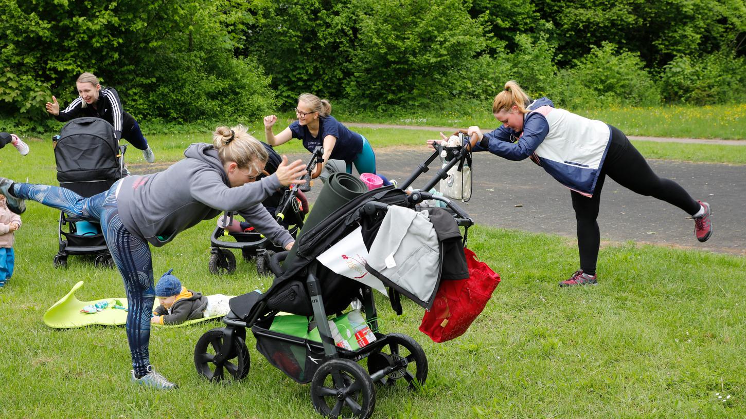 Forchheim , am 27.05.2021
Ressort: Lokales Foto: Stefan Hippel
Sportinsel, Buggy Boot Camp, BuggyFit Training mit Kindern und Kinderwagen.
Forchheim , am 27.05.2021
Ressort: Lokales Foto: Stefan Hippel
Sportinsel, Buggy Boot Camp, BuggyFit Training mit Kindern und Kinderwagen.