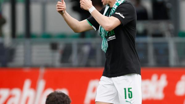 Wichtiger Bestandteil der besten Mittelfeld-Route der Liga. Immer anspielbar, immer am Ackern. In der Hinrunde sehr torgefährlich, in der Rückserie ein Tor gemacht. Nur zwei seiner zwölf Liga-Scorerpunkte holte er nach dem 17. Spieltag. Im Sommer Hannoveraner. Dann zurück in der Heimat - und in der zweiten Liga. Trotzdem: Aufsteiger. Note: 2
