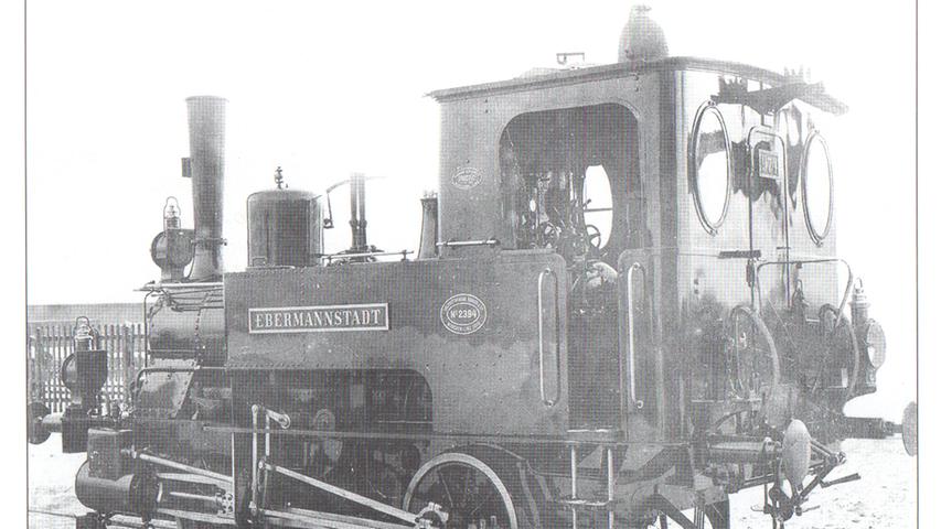 Die erste Lokomotive, die vor 130 Jahren auf der Lokalbahn Forchheim - Ebermannstadt unterwegs war, hieß passenderweise "Ebermannstadt". Ein Zweikuppler, wie er Ende des 19. Jahrhunderts auf Nebenbahnen üblich war.
