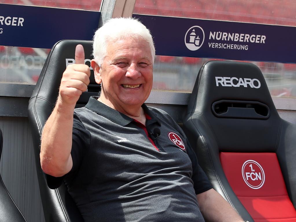 Daumen hoch für den FCN! Dieter Nüssing lebt für Nürnbergs Lieblingsverein.