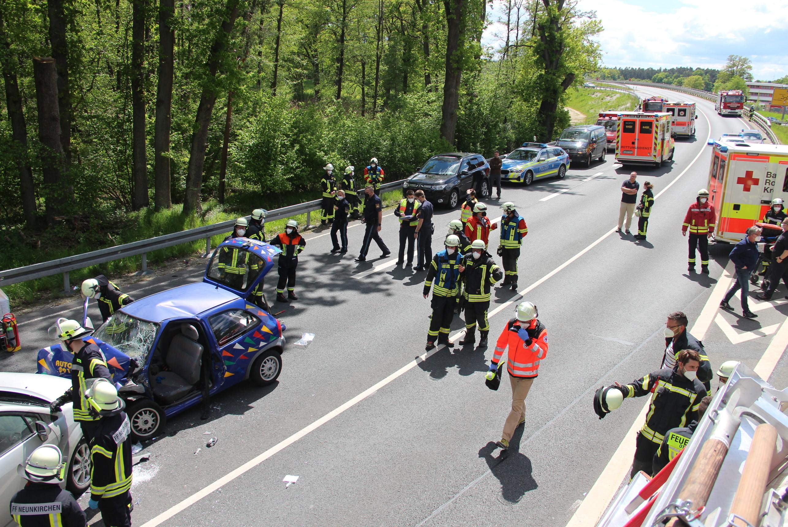Hubschraubereinsatz Drei Schwerverletzte Nach Unfall Im Nurnberger Land Lauf A D Pegnitz Nordbayern