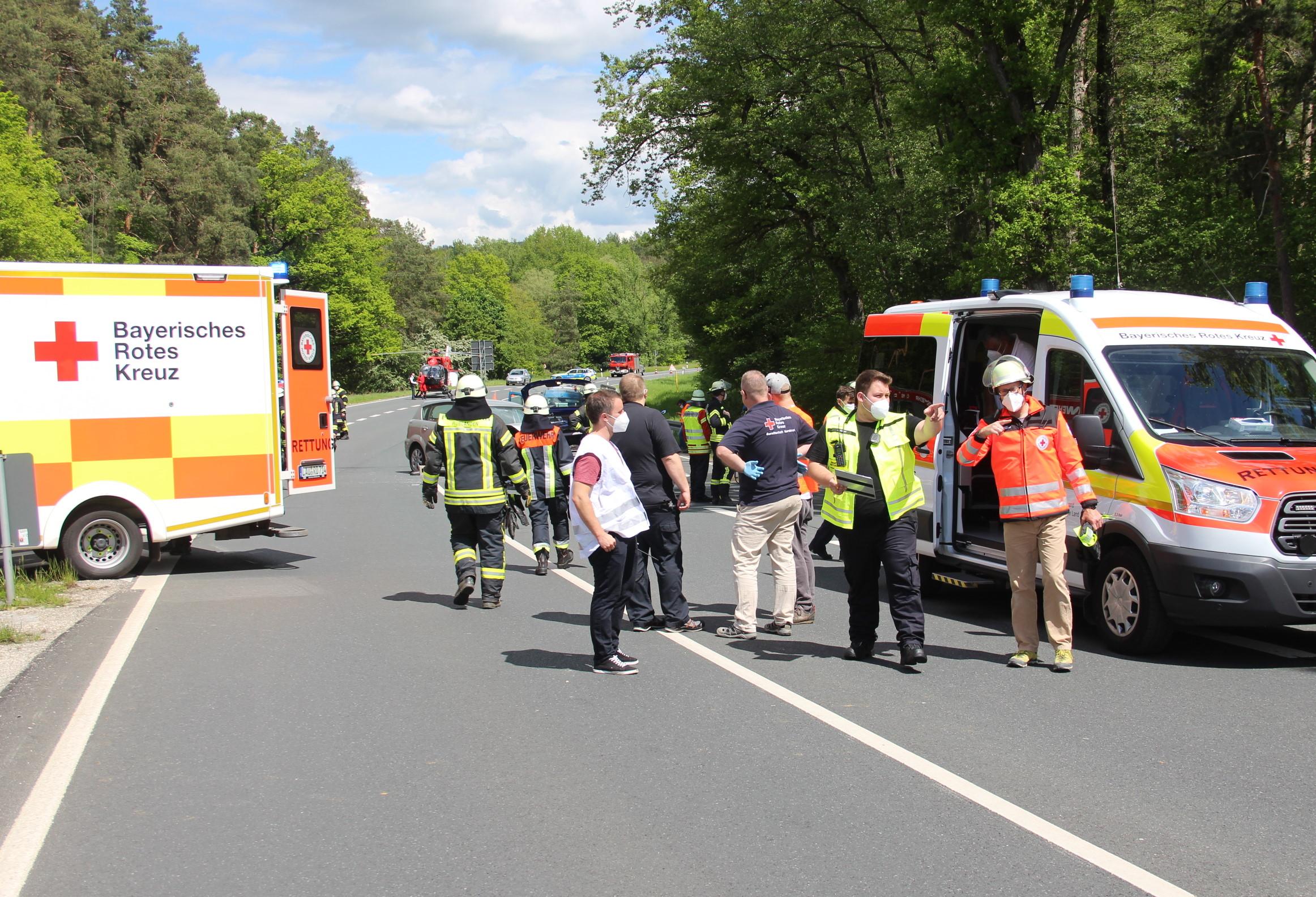 Hubschraubereinsatz Drei Schwerverletzte Nach Unfall Im Nurnberger Land Lauf A D Pegnitz Nordbayern