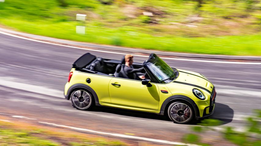 Mini John Cooper Works Cabrio: Luftikus mit 231 PS. Mini John Cooper Works Cabrio: Luftikus mit 231 PS.