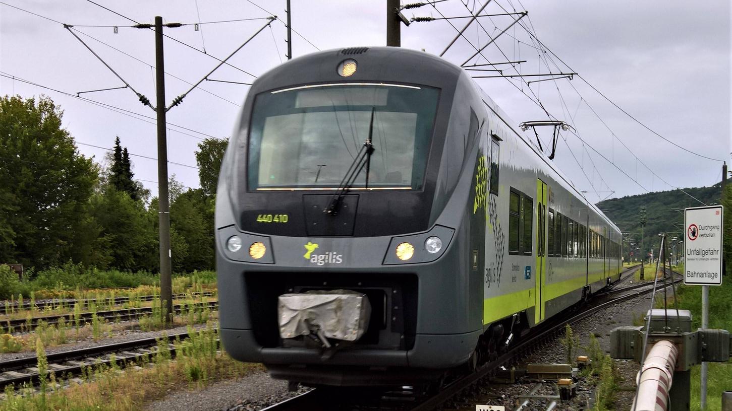 Der Zug der Agilis blieb auf offener Strecke liegen. Aus diesem Grund konnten die Fahrgäste nicht einfach aussteigen. (Symbolfoto)