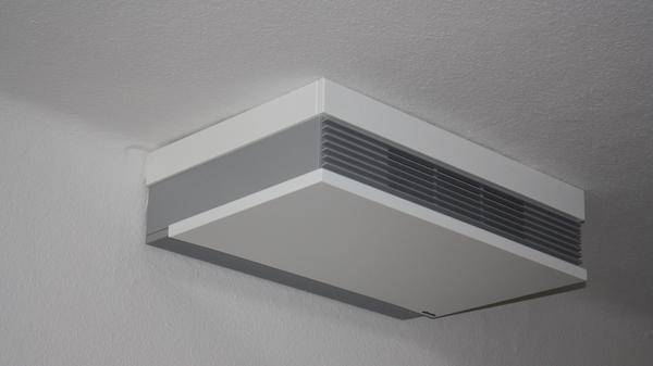 Alle Büros im Rathaus wurden mit einer Klimaanlage ausgestattet. Bewusst wurde auf ein System mit Kältemittel verzichtet, diese Anlage funktioniert auf Wasserbasis.