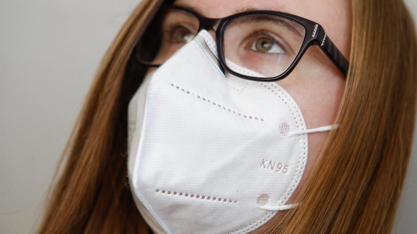 Auch nach dem Ende der Corona-Pandemie wollen viele Bürger und Bürgerinnen die Maske weiter tragen. 