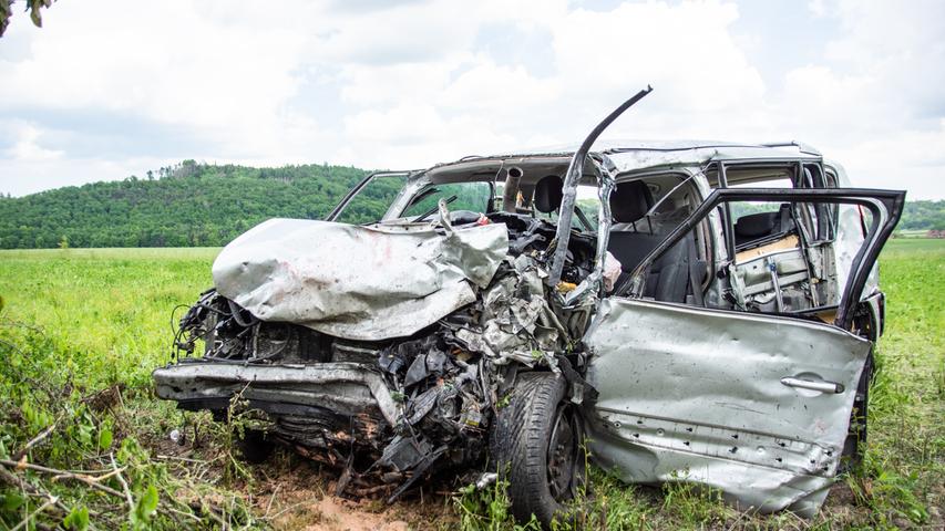 Schwerer Unfall auf A7: Mann erliegt seinen Verletzungen - vier Verletzte