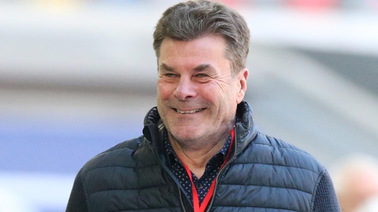 Gute Laune: Dieter Hecking macht Urlaub und schnelle Transfers.
Gute Laune: Dieter Hecking macht Urlaub und schnelle Transfers.