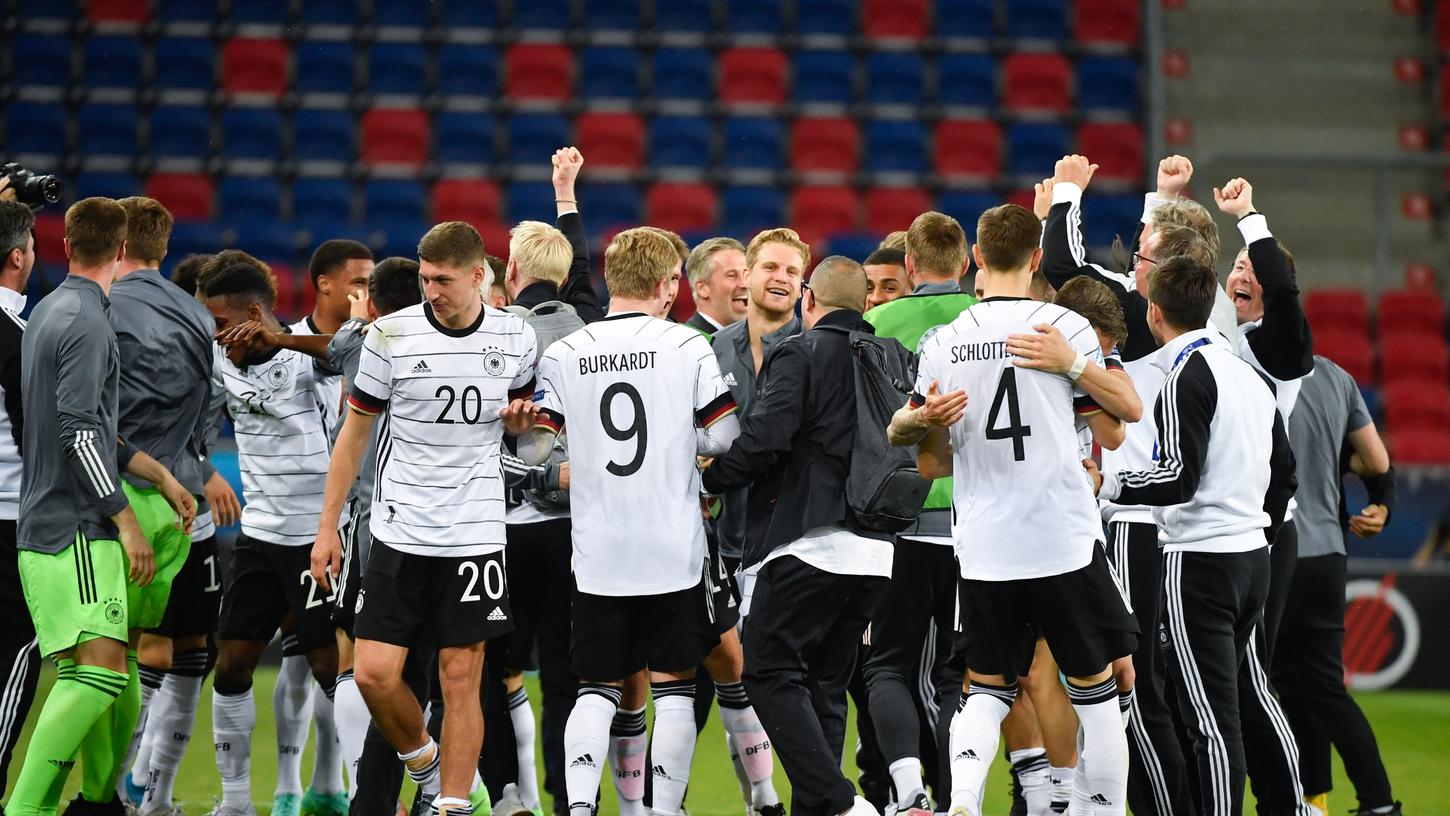 Die Elf von Trainer Stefan Kuntz durfte am Samstag nach dem 1:0 Sieg gegen Portugal im Finale den dritten EM-Sieg feiern.