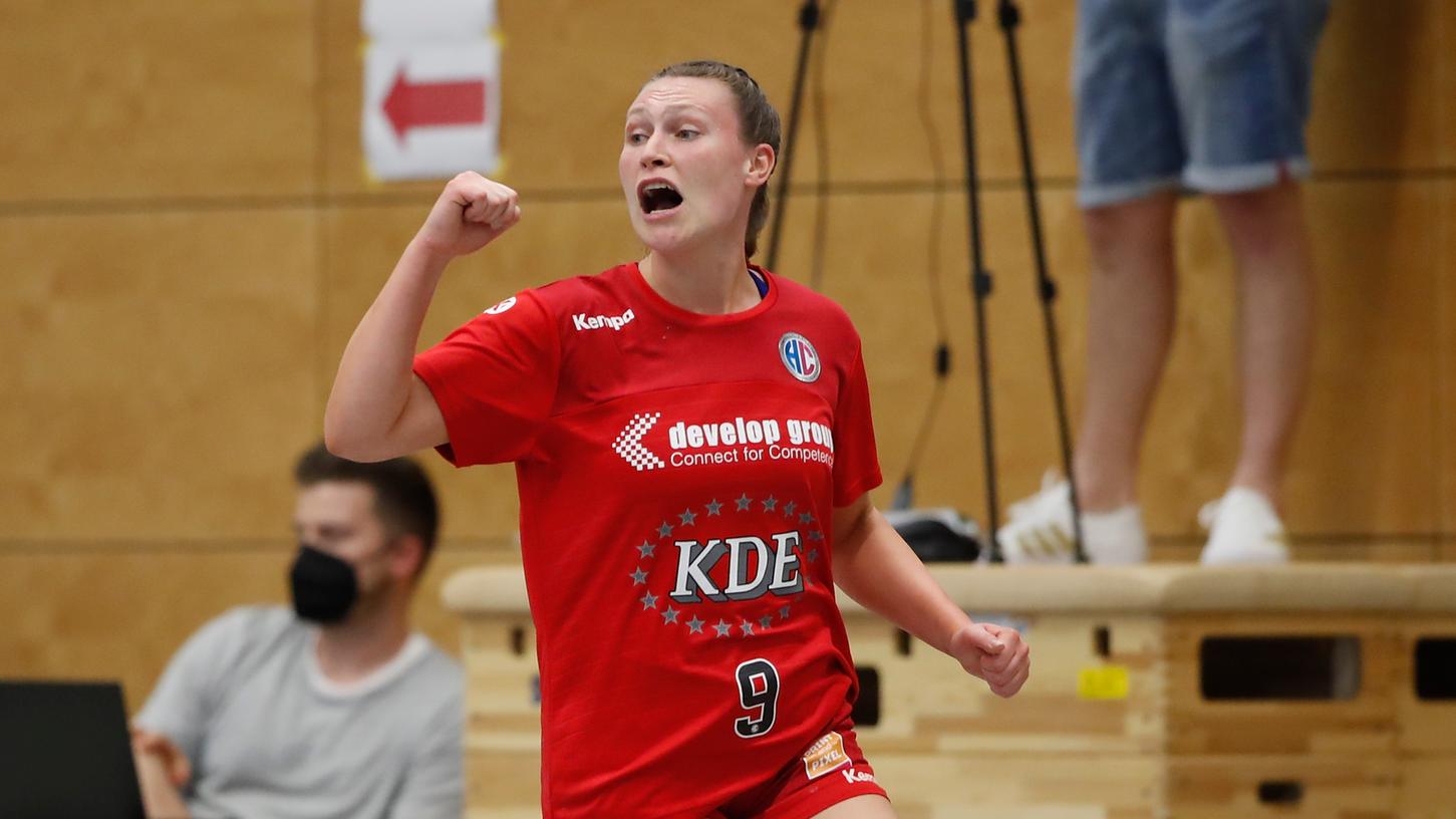 Jennifer Hofmann und die HCE-Frauen haben in Bergtheim einen Schritt Richtung Aufstieg gemacht.
Jennifer Hofmann und die HCE-Frauen haben in Bergtheim einen Schritt Richtung Aufstieg gemacht.