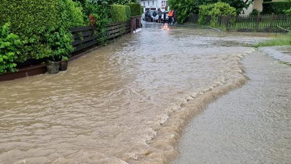 Sintflutartige Regenfälle: Dauereinsatz in und um Altdorf