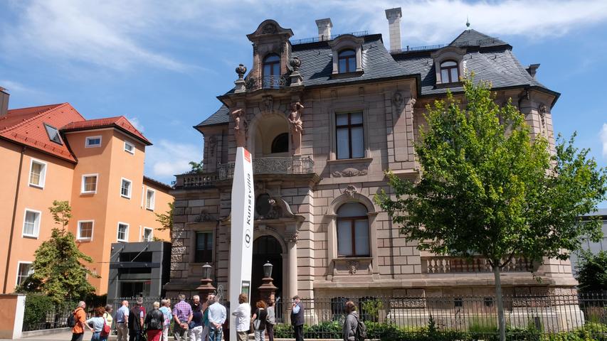 Im KunstKulturQuartier öffneten die Kunsthalle Nürnberg und das Kunsthaus am bereits ab 1. Juni. Die Kunstvilla empfängt ab Dienstag, den 8. Juni, wieder Besucher. Das Planetarium bleibt nach Angaben auf der Homepage bis auf Weiteres geschlossen.
