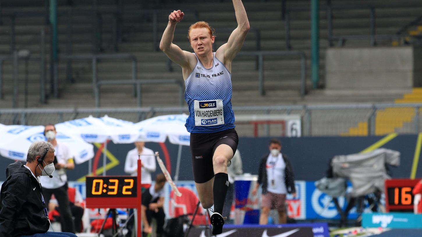 Benedikt von Hardenberg im Dreisprung-Finale bei der Deutschen Leichtathletik-Meisterschaft 2021 in Braunschweig. Benedikt von Hardenberg im Dreisprung-Finale bei der Deutschen Leichtathletik-Meisterschaft 2021 in Braunschweig.